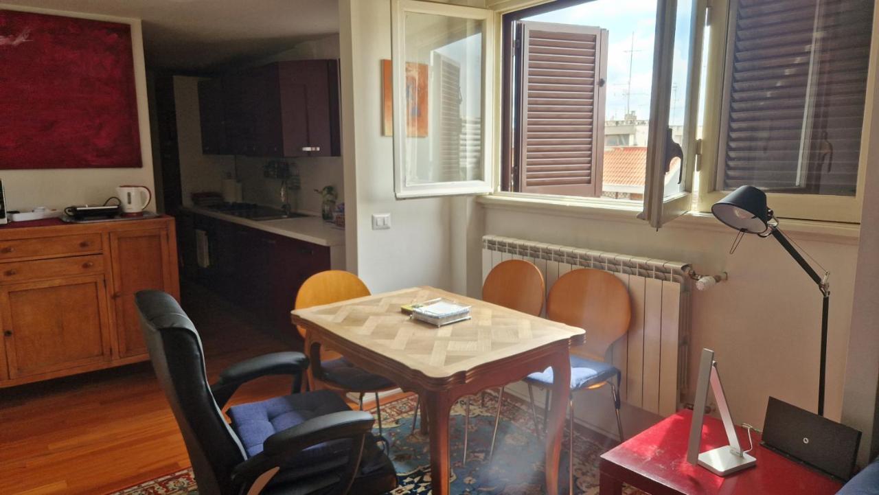 Casa Di Libri - Delizioso Appartamento A 10 Min Da Trastevere Rom Exteriör bild